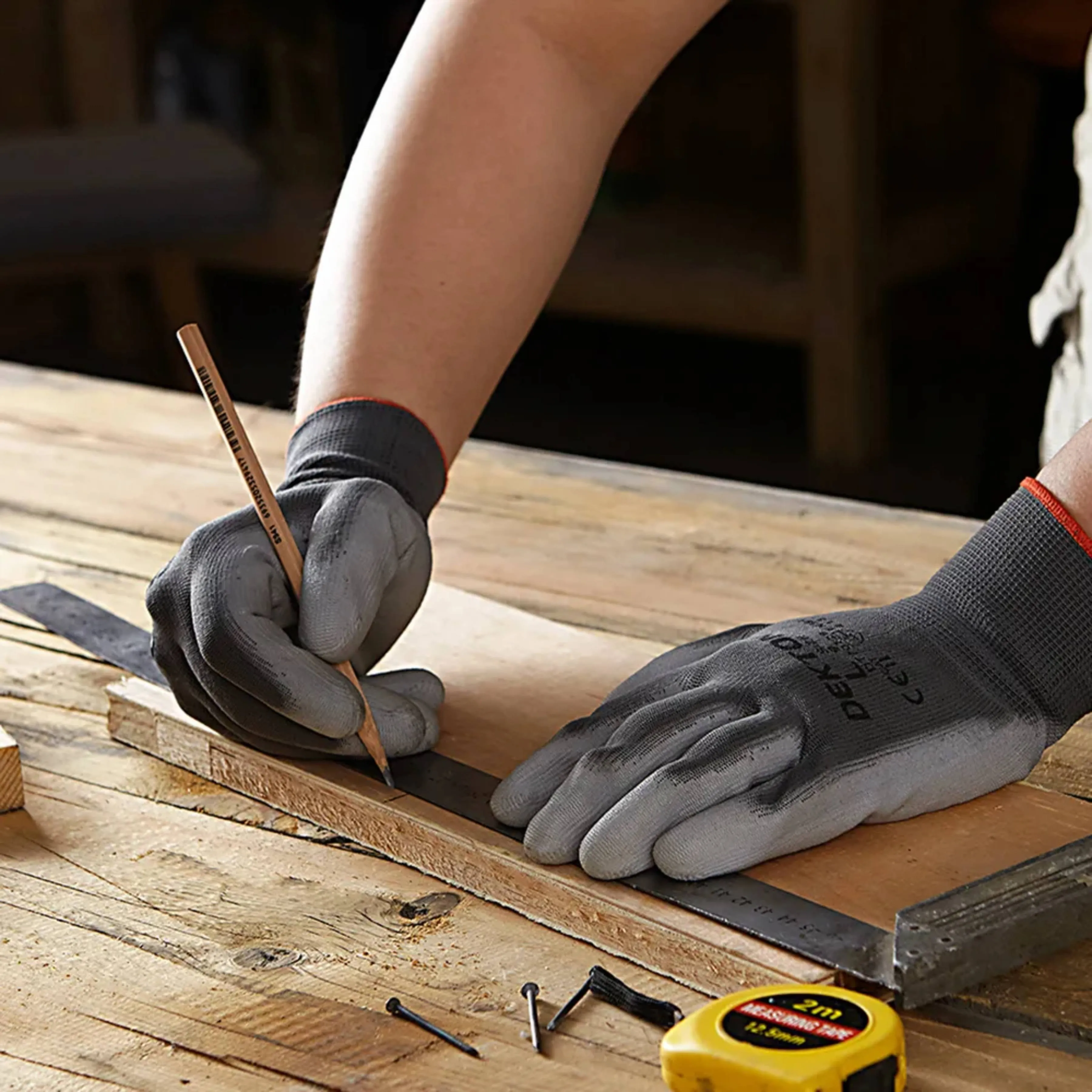 DEKTON Size 9/L Snug Fit PU Coated Working Gloves