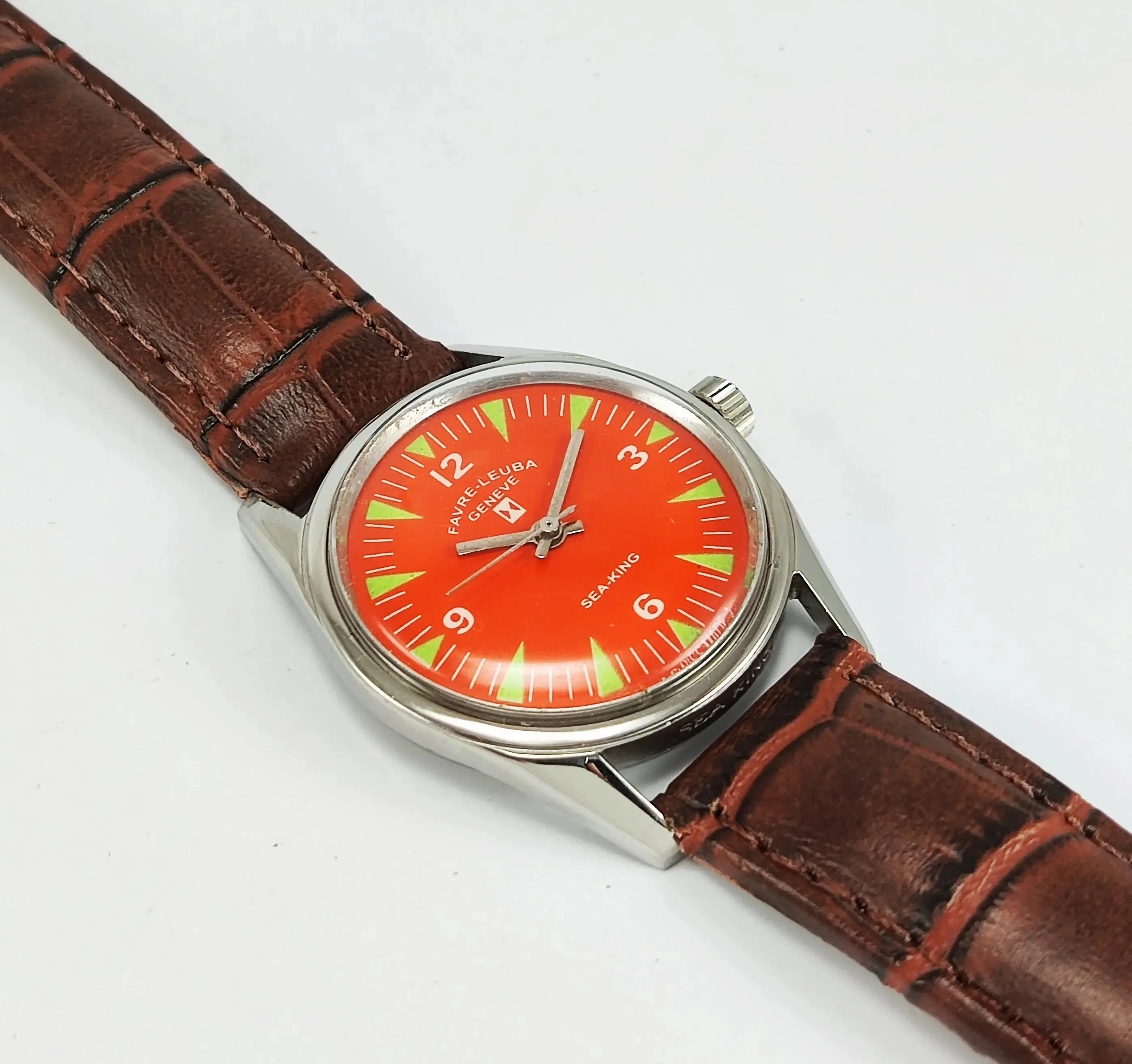 Favre Leuba Sea King 17 Jewels 253 Red Dial HandWinding Women Watch