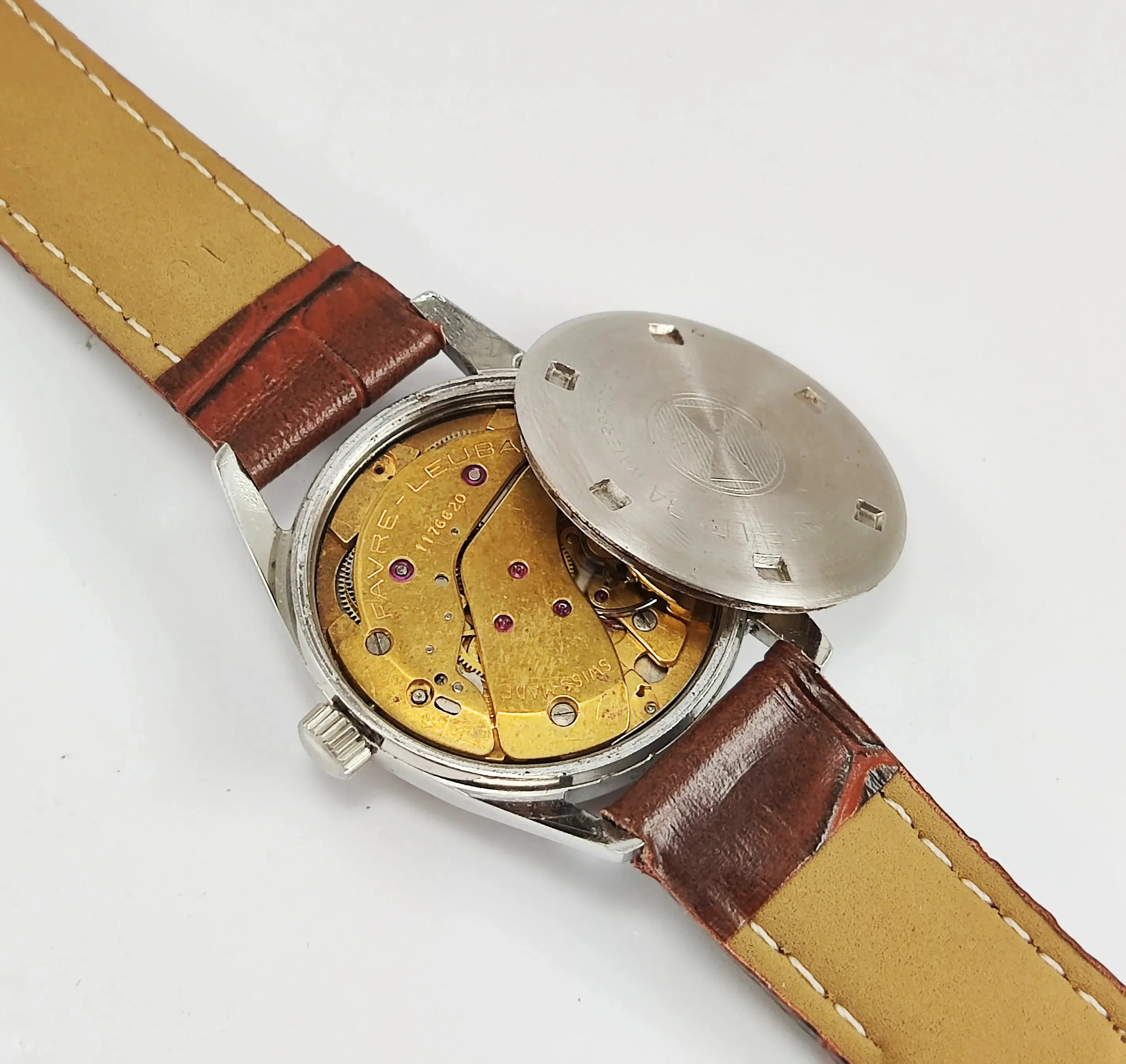 Favre Leuba Sea King 17 Jewels 253 Red Dial HandWinding Women Watch