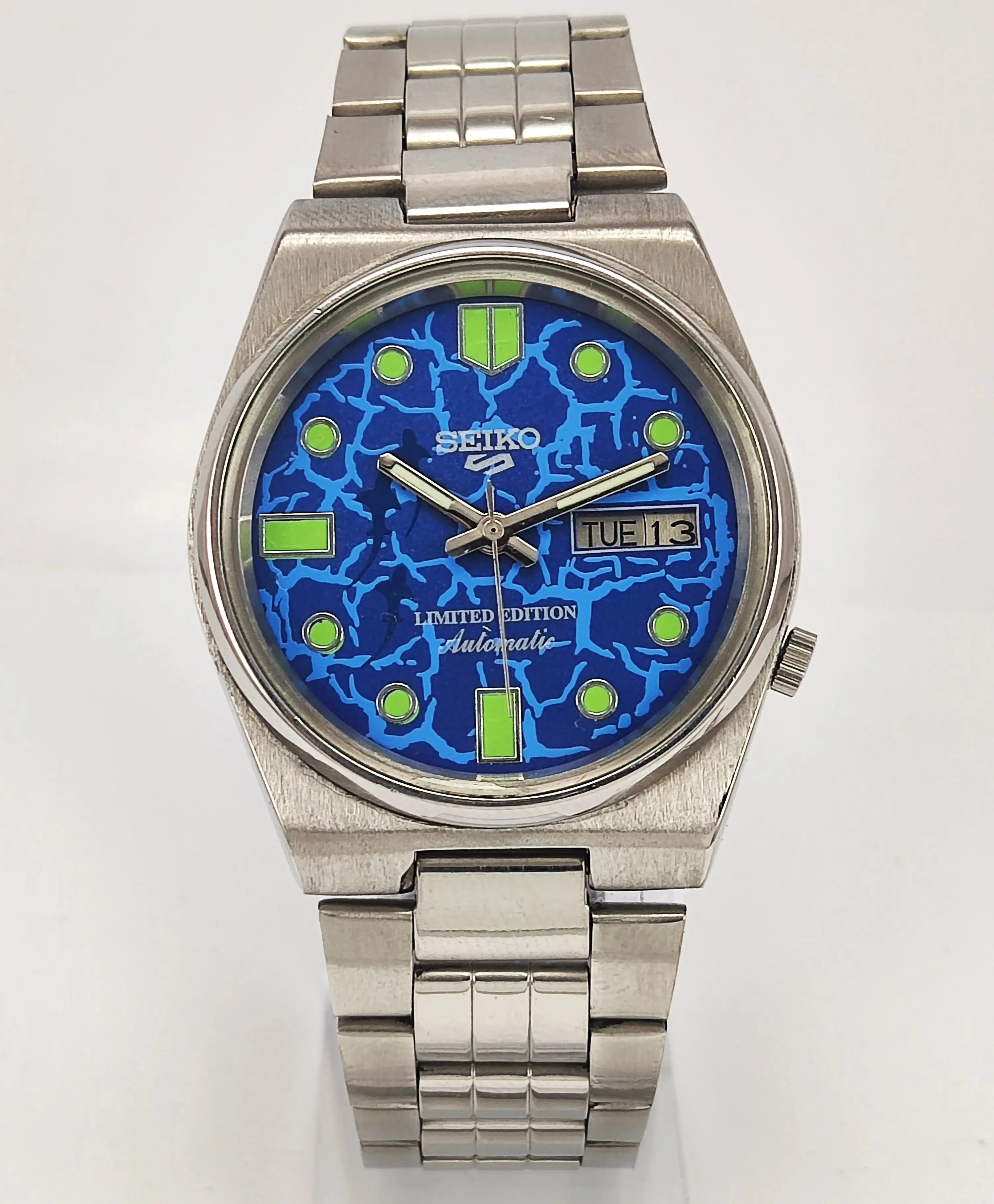 Seiko 5 Automatic Blue Dial 17 Jewels Day-Date Functions Men's Wrist Watch 7009A