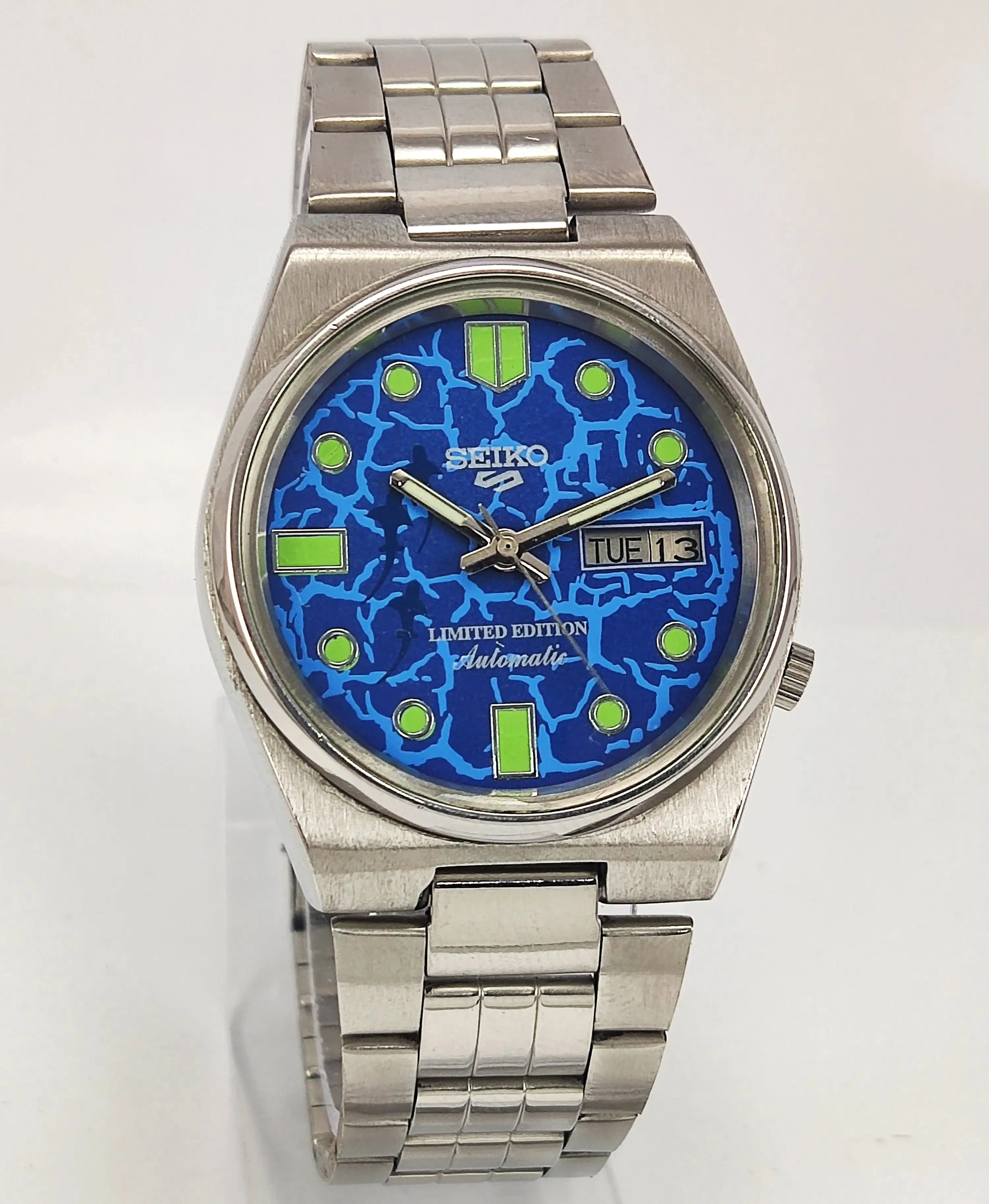 Seiko 5 Automatic Blue Dial 17 Jewels Day-Date Functions Men's Wrist Watch 7009A