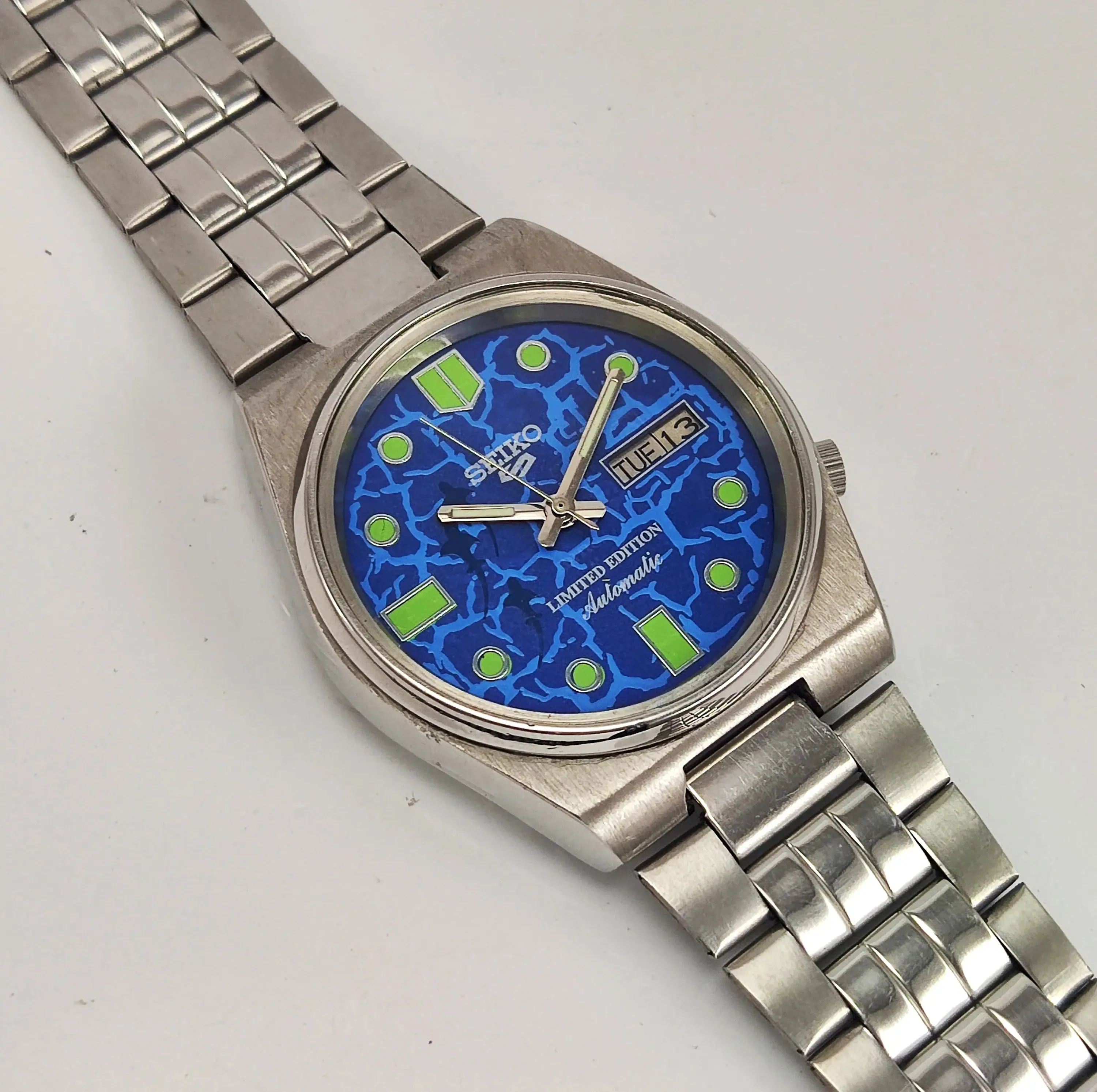 Seiko 5 Automatic Blue Dial 17 Jewels Day-Date Functions Men's Wrist Watch 7009A